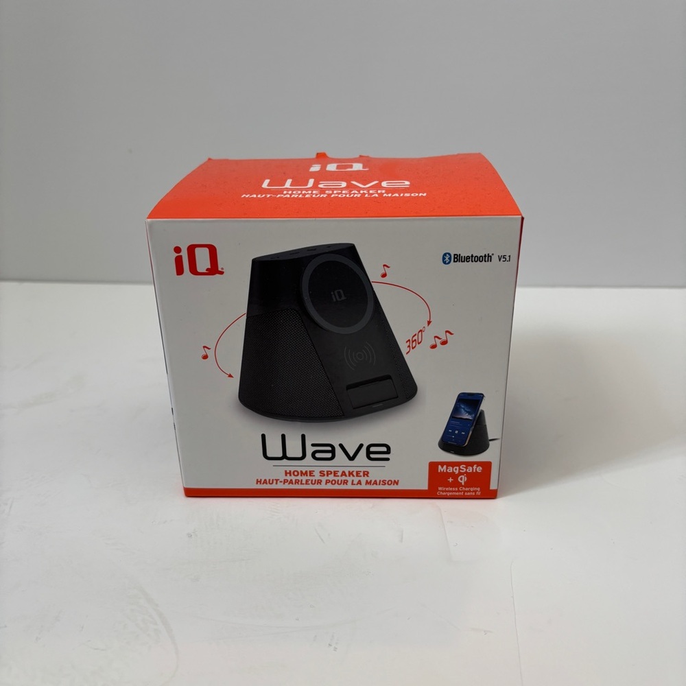 iQ Wave Bluetooth Speaker in Black and Red